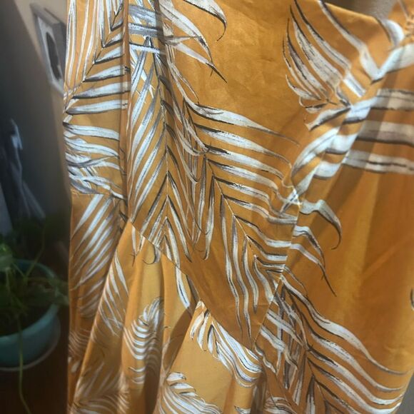 Palm-Print Midi Dress White House Black Market - Picture 12 of 15